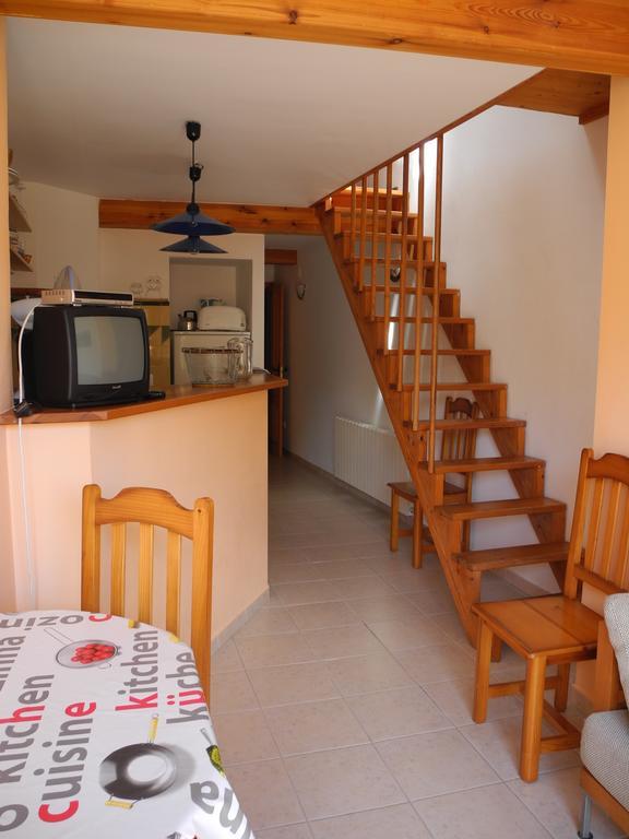 Apartment Cal Viola Torroja Zimmer foto
